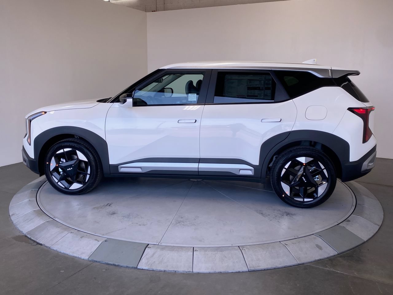 New 2027 Kia Seltos EX FWD image 2