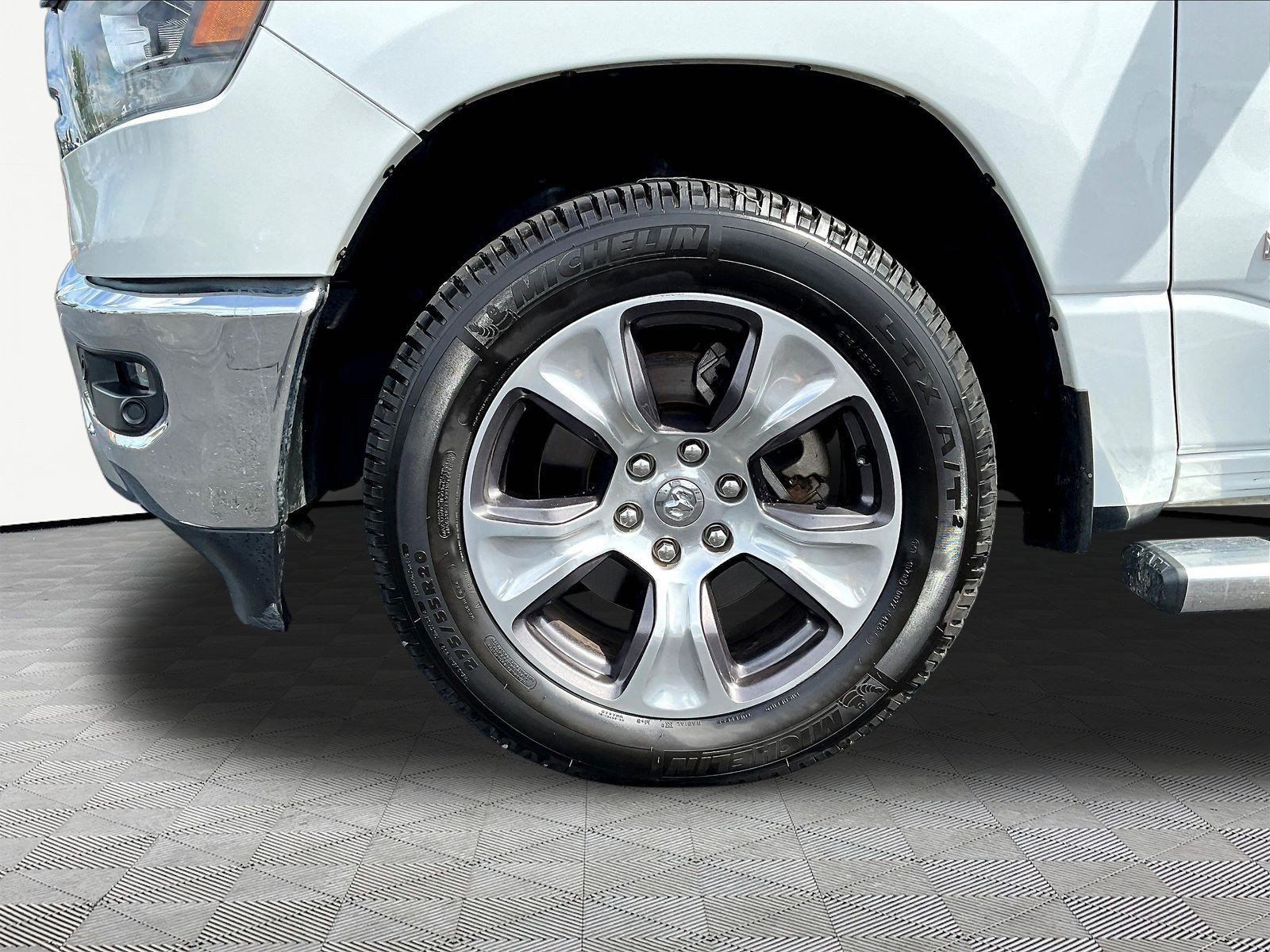 Used 2024 RAM 1500 Laramie AWD/4WD image 34