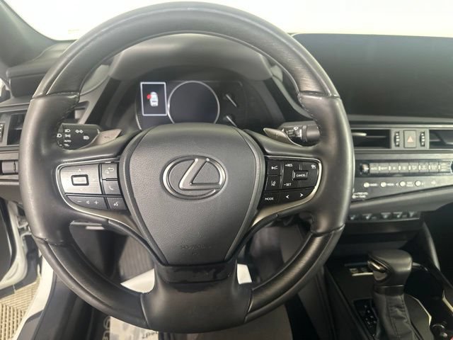Used 2023 Lexus ES 300h Ultra Luxury FWD image 17