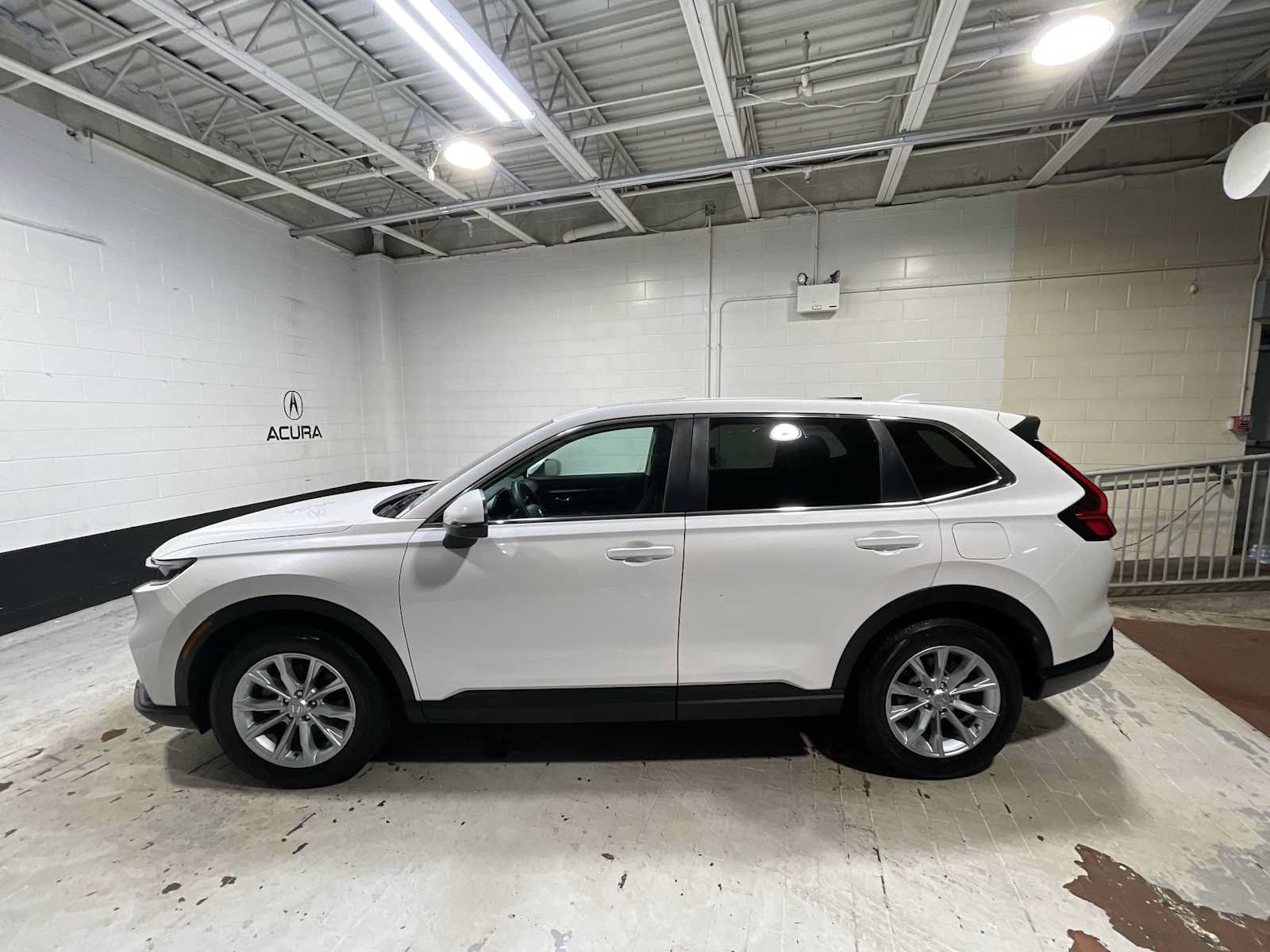 Used 2024 Honda CR-V EX image 3