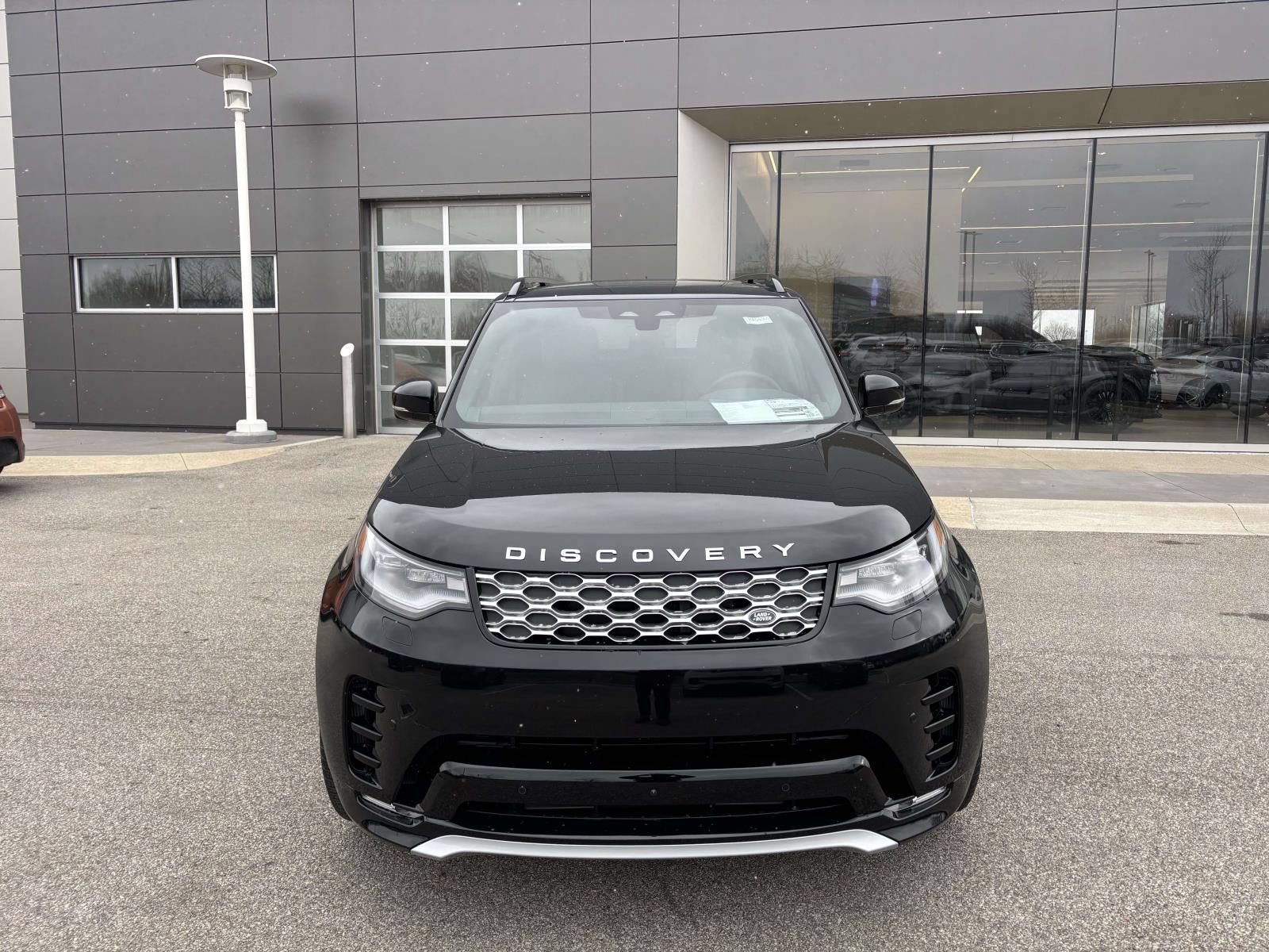 New 2026 Land Rover Discovery Limited Edition AWD/4WD image 2