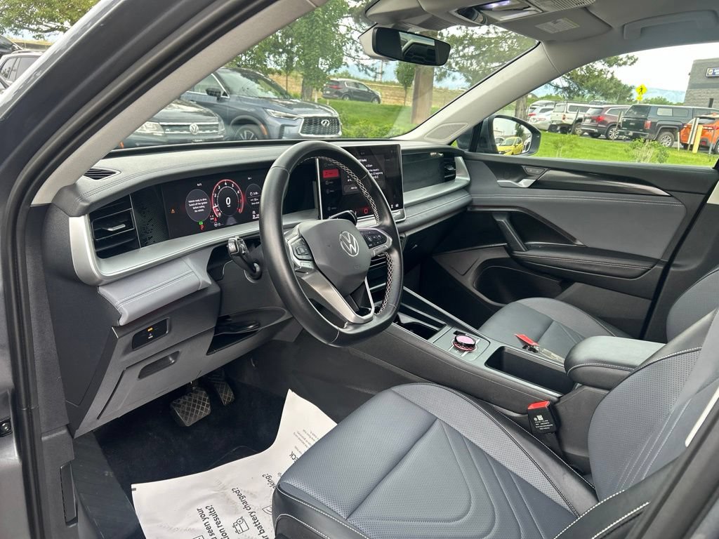 Used 2026 Volkswagen Tiguan SE AWD/4WD image 21