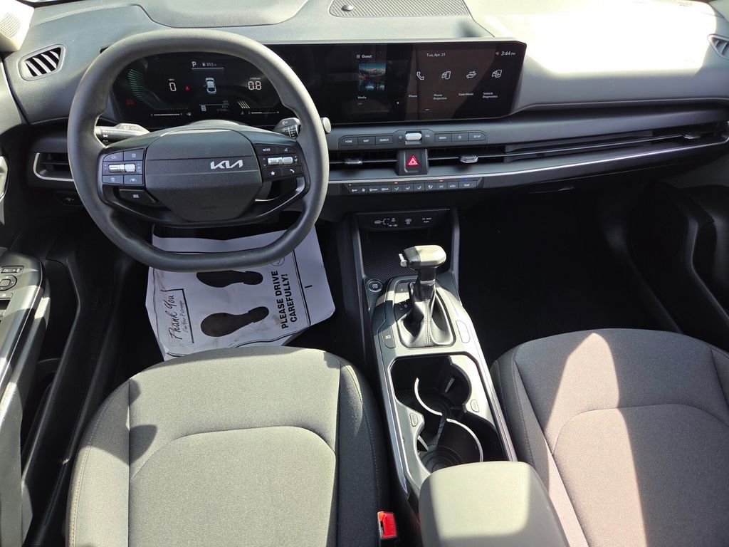 Used 2025 Kia K4 LXS image 8