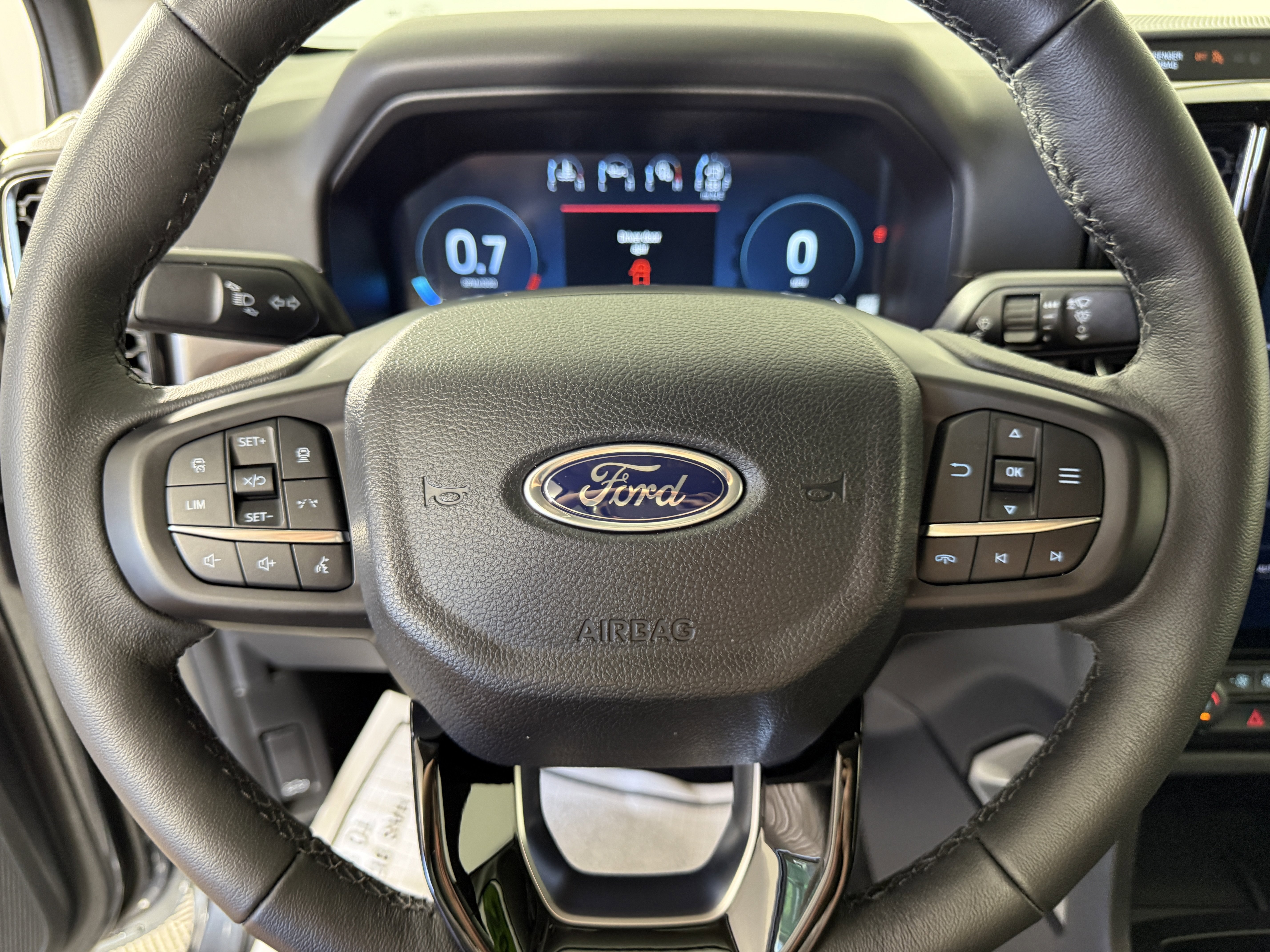 Used 2025 Ford Ranger Lariat w/ FX4 Off-Road Package AWD/4WD image 29