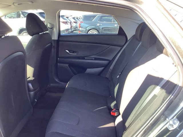 Certified 2024 Hyundai Elantra SE FWD image 19