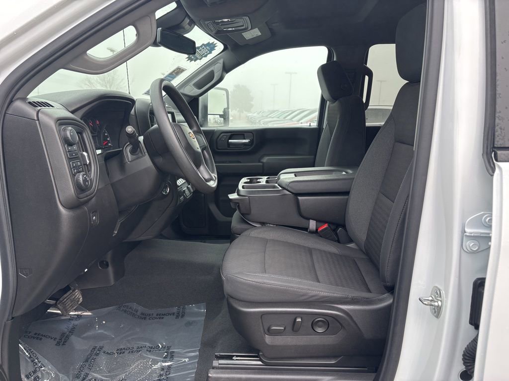 Used 2025 Chevrolet Silverado 2500 Custom w/ Custom Value Package image 14