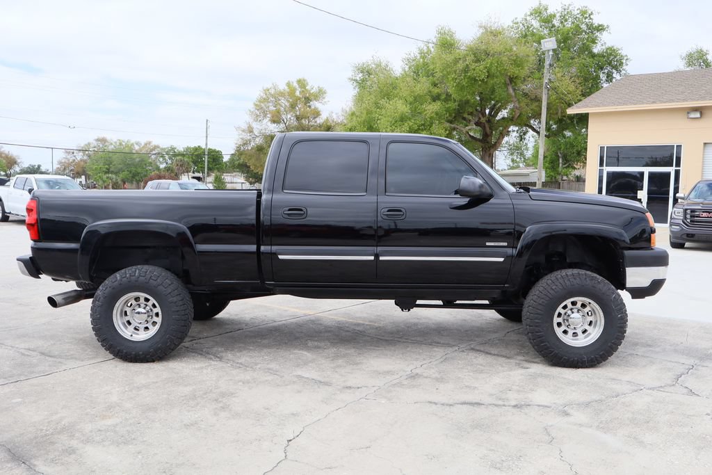 Used 2005 Chevrolet Silverado 2500 LS w/ Heavy-Duty Power Package AWD/4WD image 10