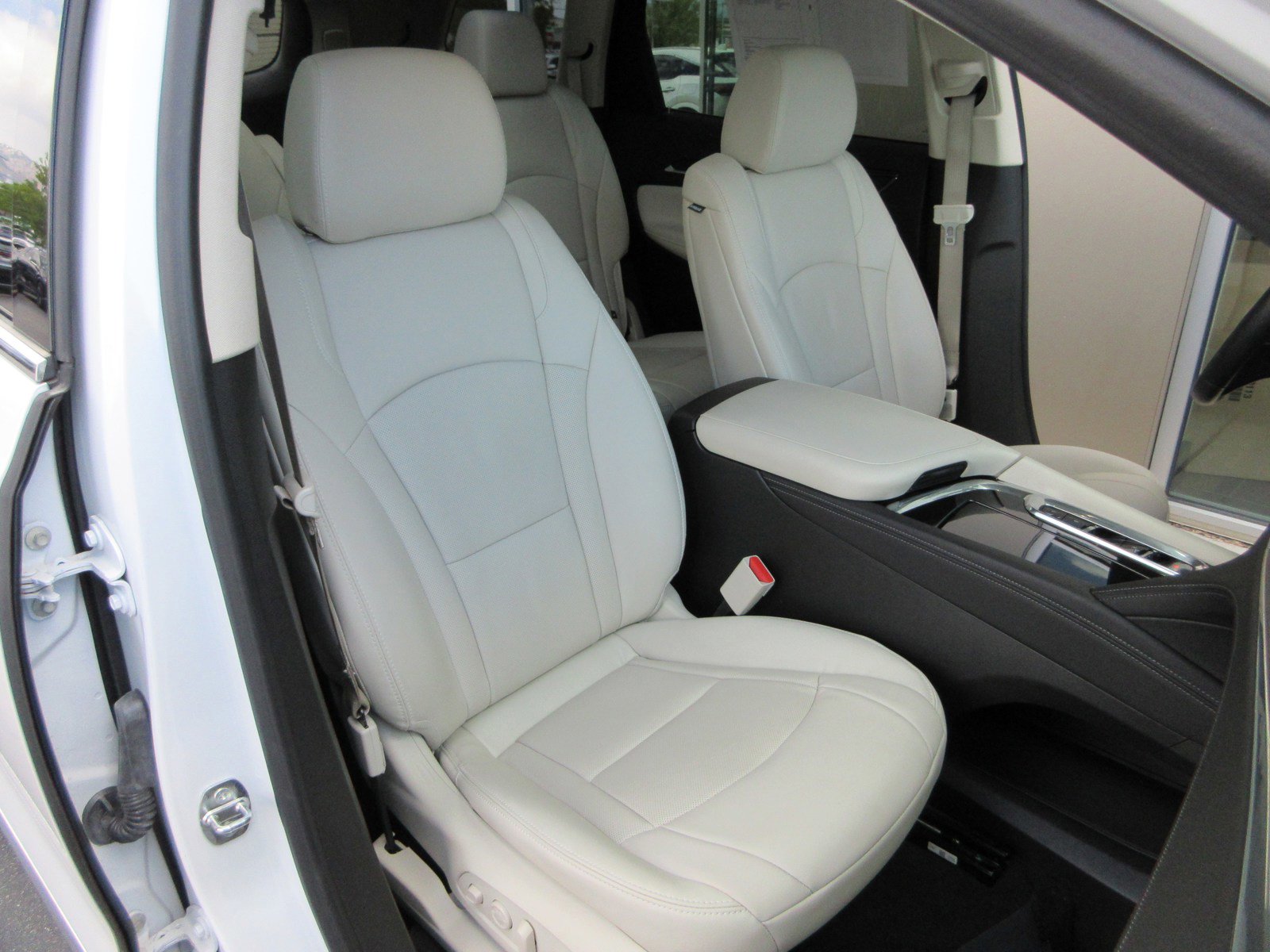 Used 2023 Buick Enclave Premium w/ Experience Buick Package AWD/4WD image 26