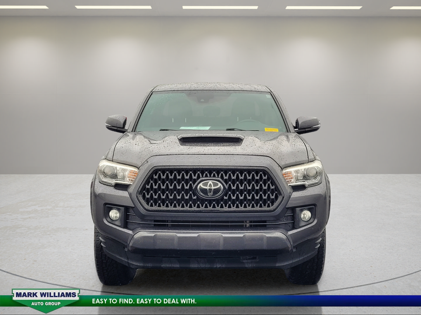 Used 2018 Toyota Tacoma TRD Sport AWD/4WD image 9
