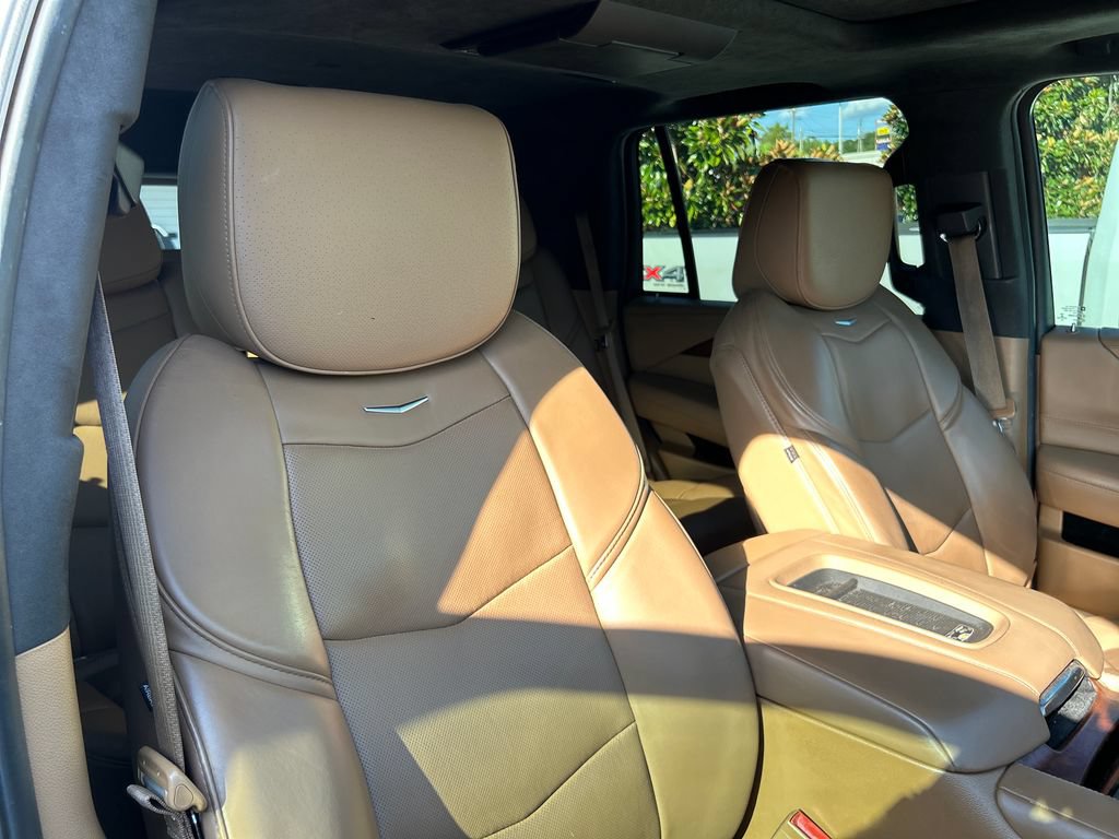 Used 2017 Cadillac Escalade Platinum AWD/4WD image 15
