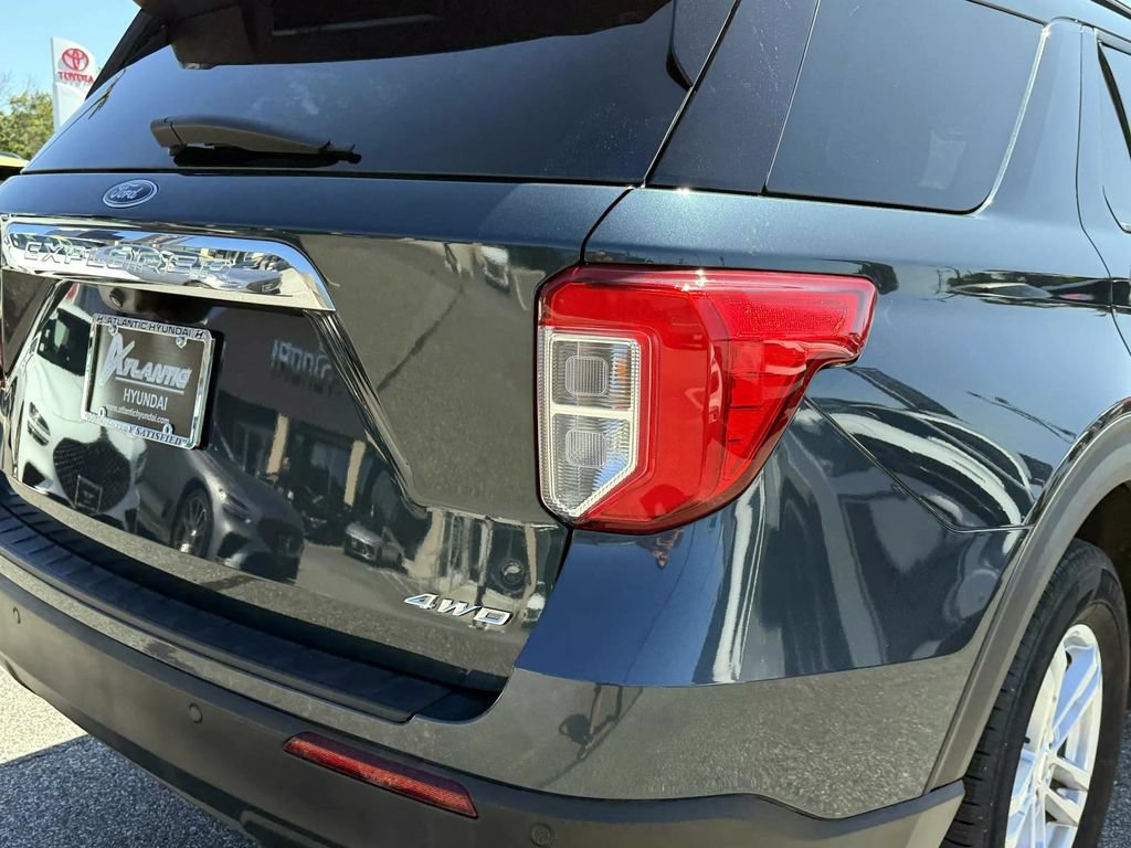 Used 2023 Ford Explorer XLT AWD/4WD image 7