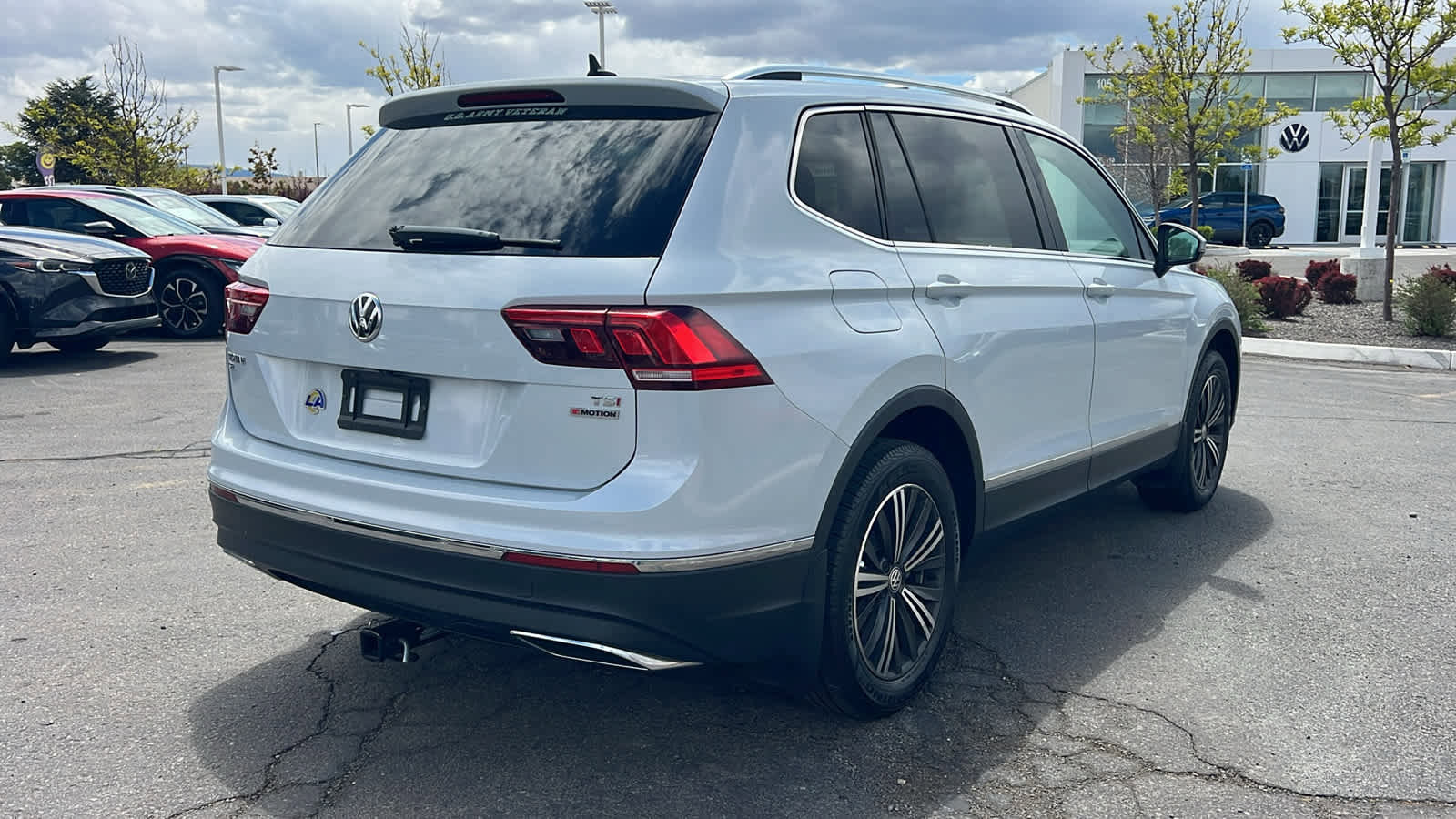 Used 2018 Volkswagen Tiguan SEL AWD/4WD image 5