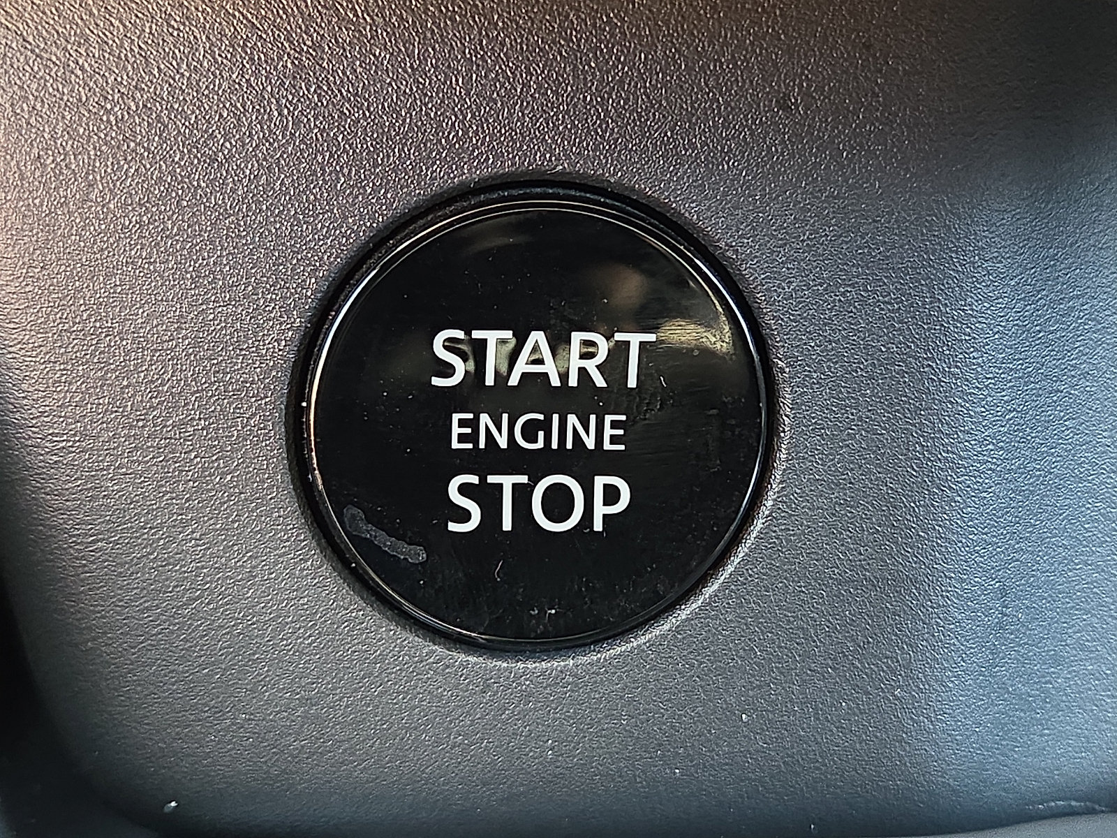 Used 2025 Nissan Rogue SL AWD/4WD image 20
