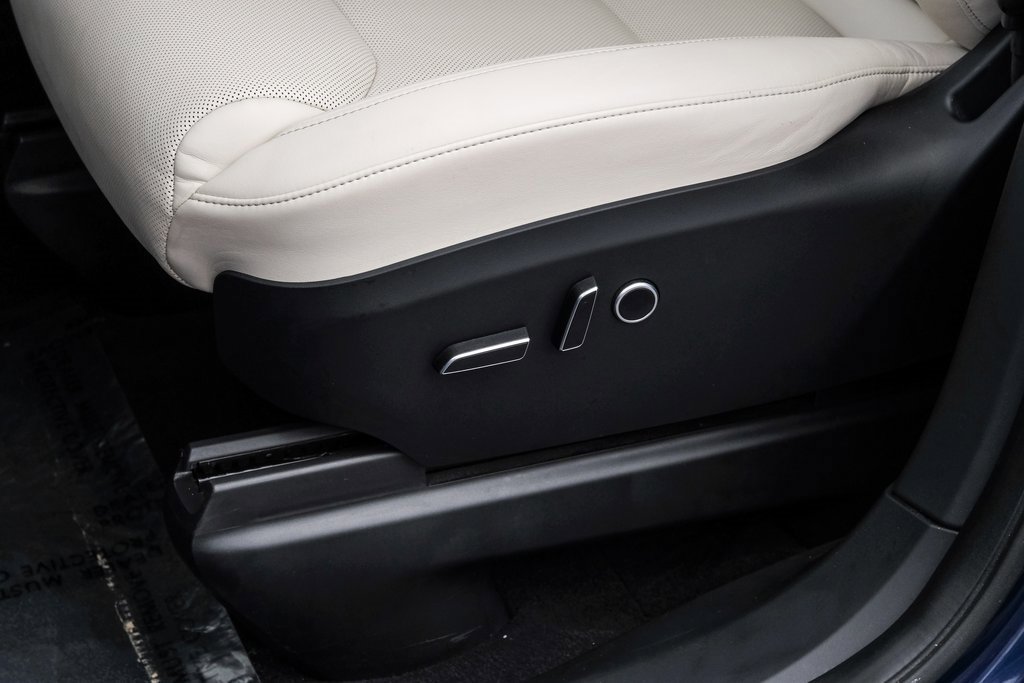 Used 2022 Tesla Model X image 38