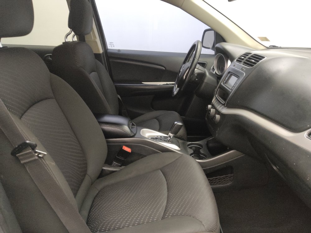 Used 2019 Dodge Journey SE w/ Connectivity Group FWD image 21