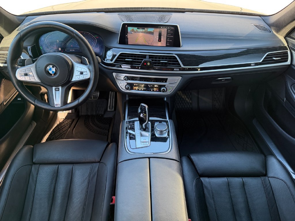 Used 2022 BMW 740i xDrive w/ M Sport Package AWD/4WD image 11