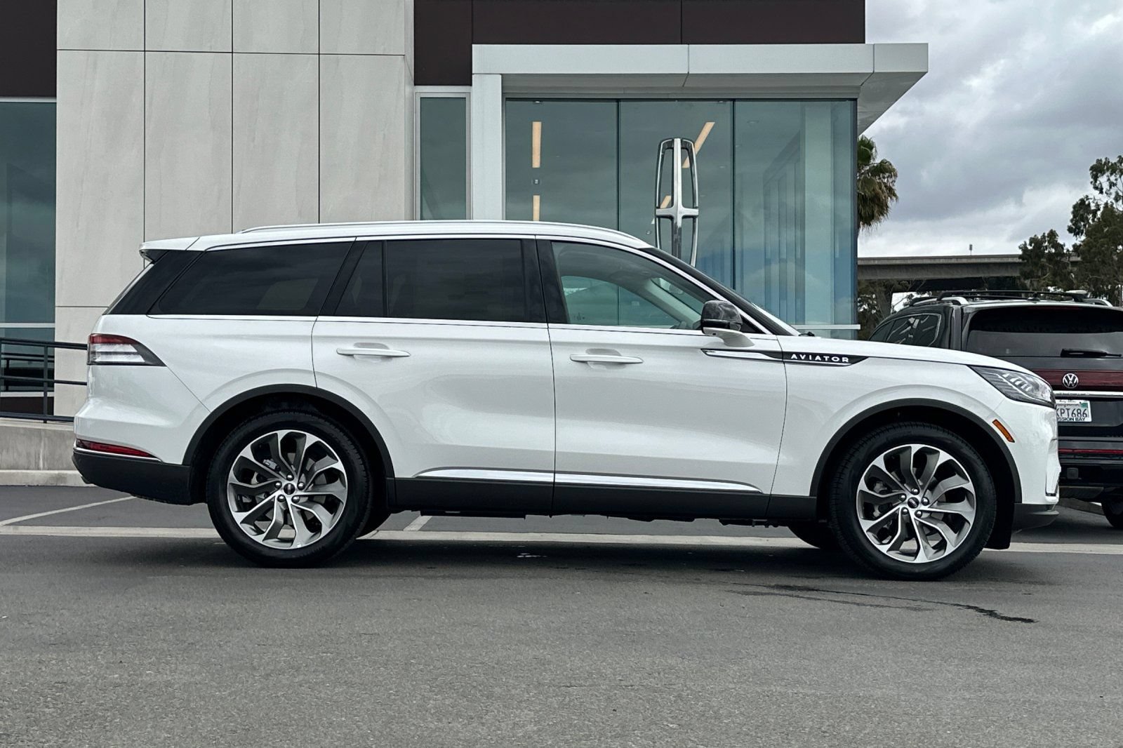 New 2026 Lincoln Aviator 2WD image 2