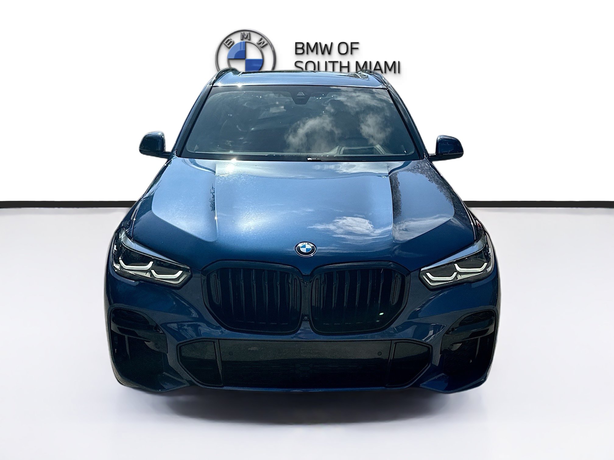 Used 2022 BMW X5 xDrive40i w/ M Sport Package AWD/4WD image 2