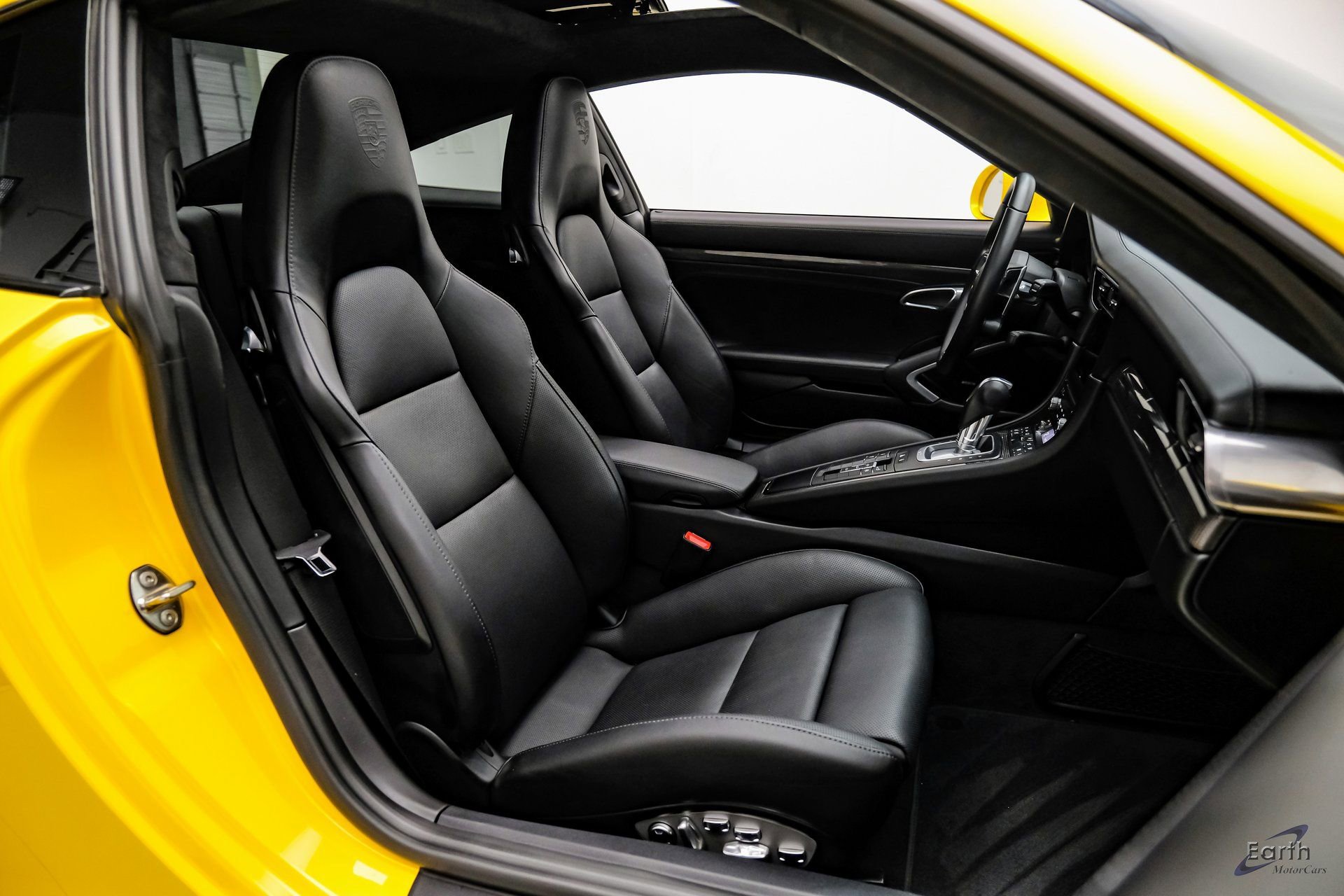 Used 2018 Porsche 911 Turbo S image 54