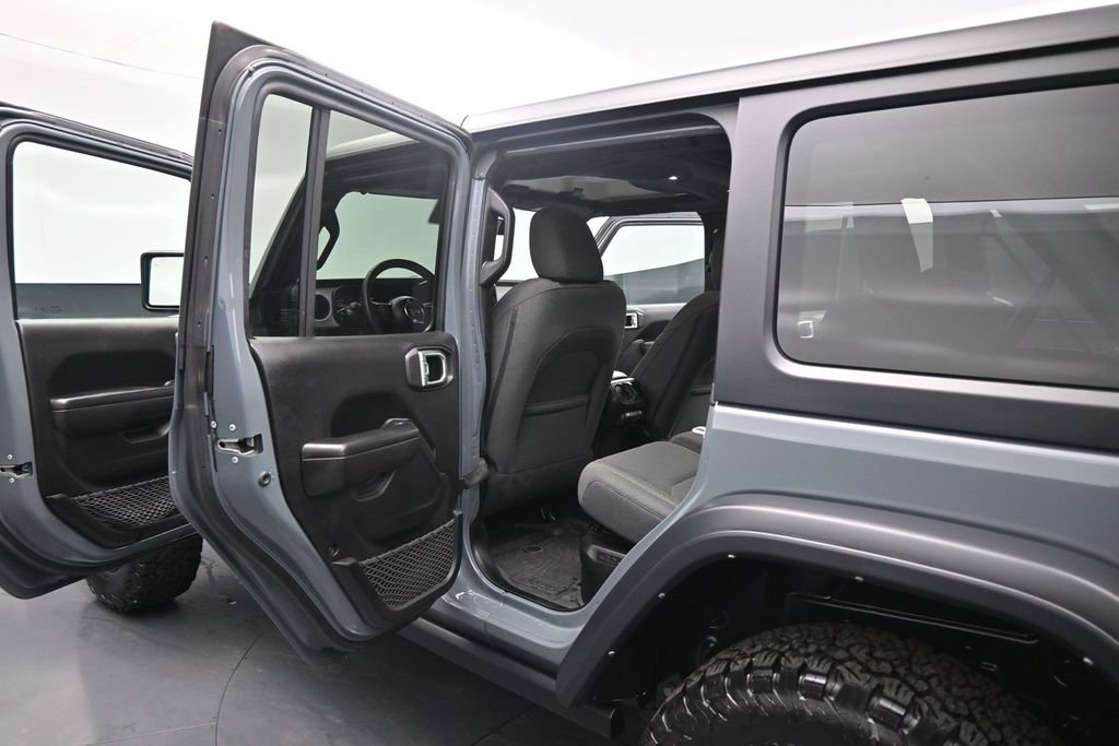 Used 2024 Jeep Wrangler Unlimited AWD/4WD image 17