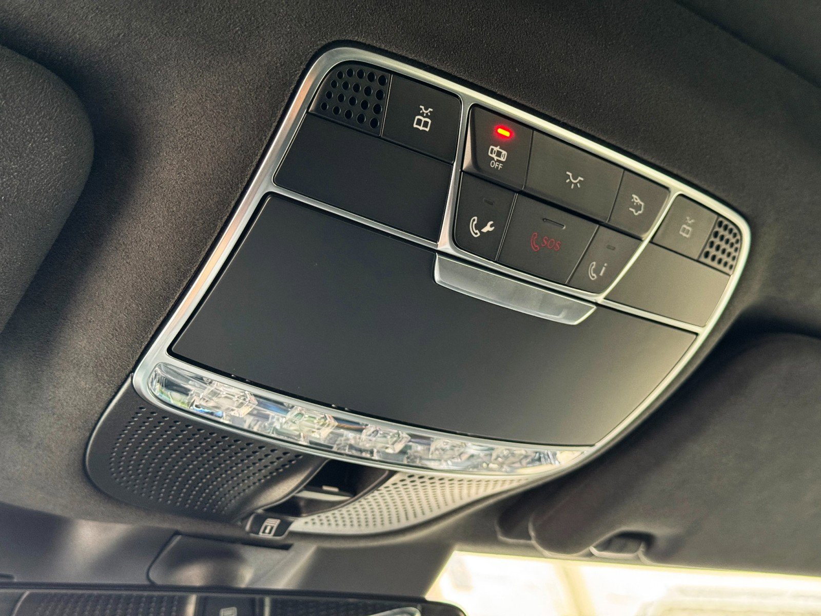 Used 2018 Mercedes-Benz S 560 Sedan w/ AMG Line Exterior image 35