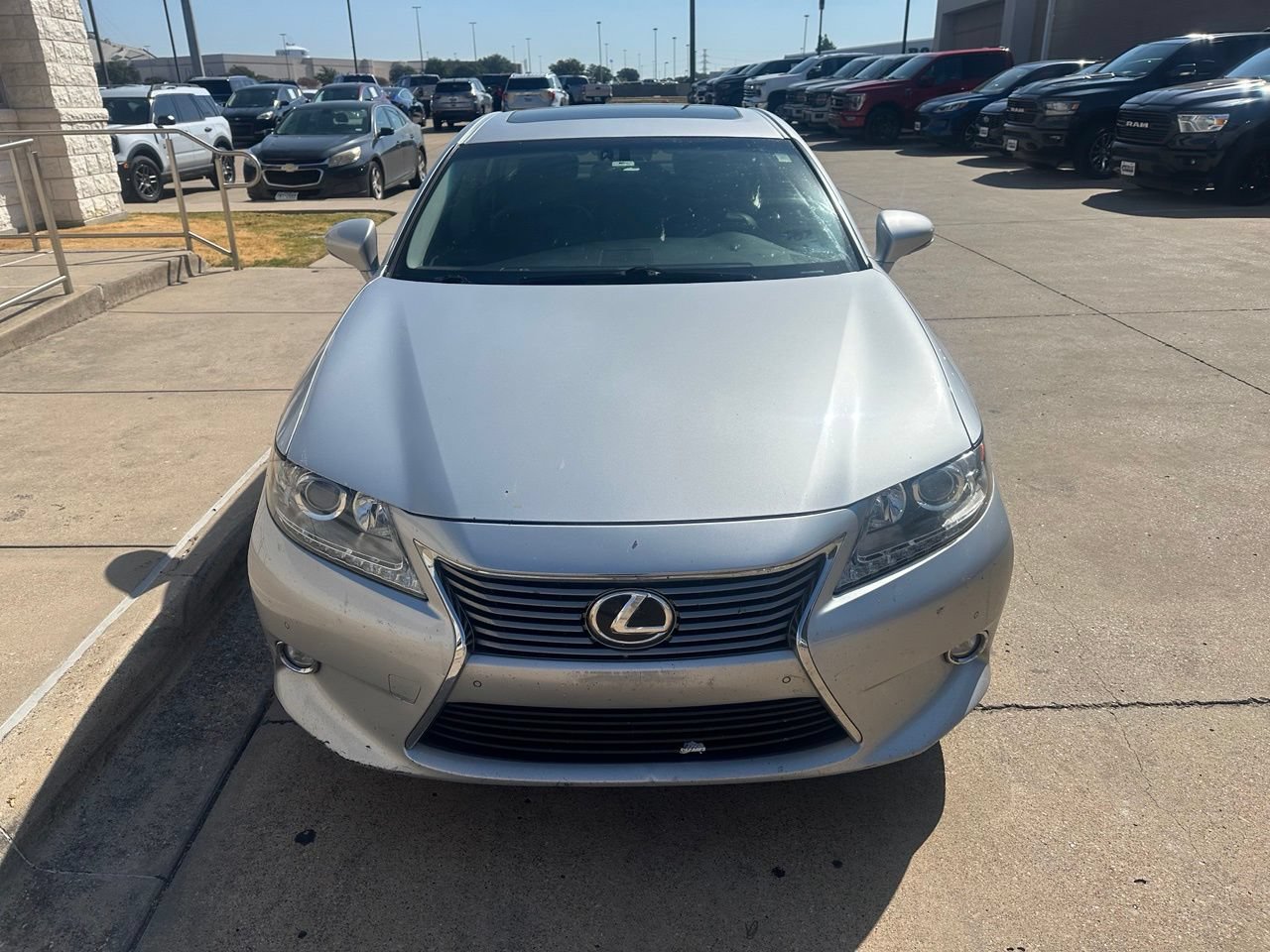 Used 2015 Lexus ES 350 w/ Luxury Package FWD image 2