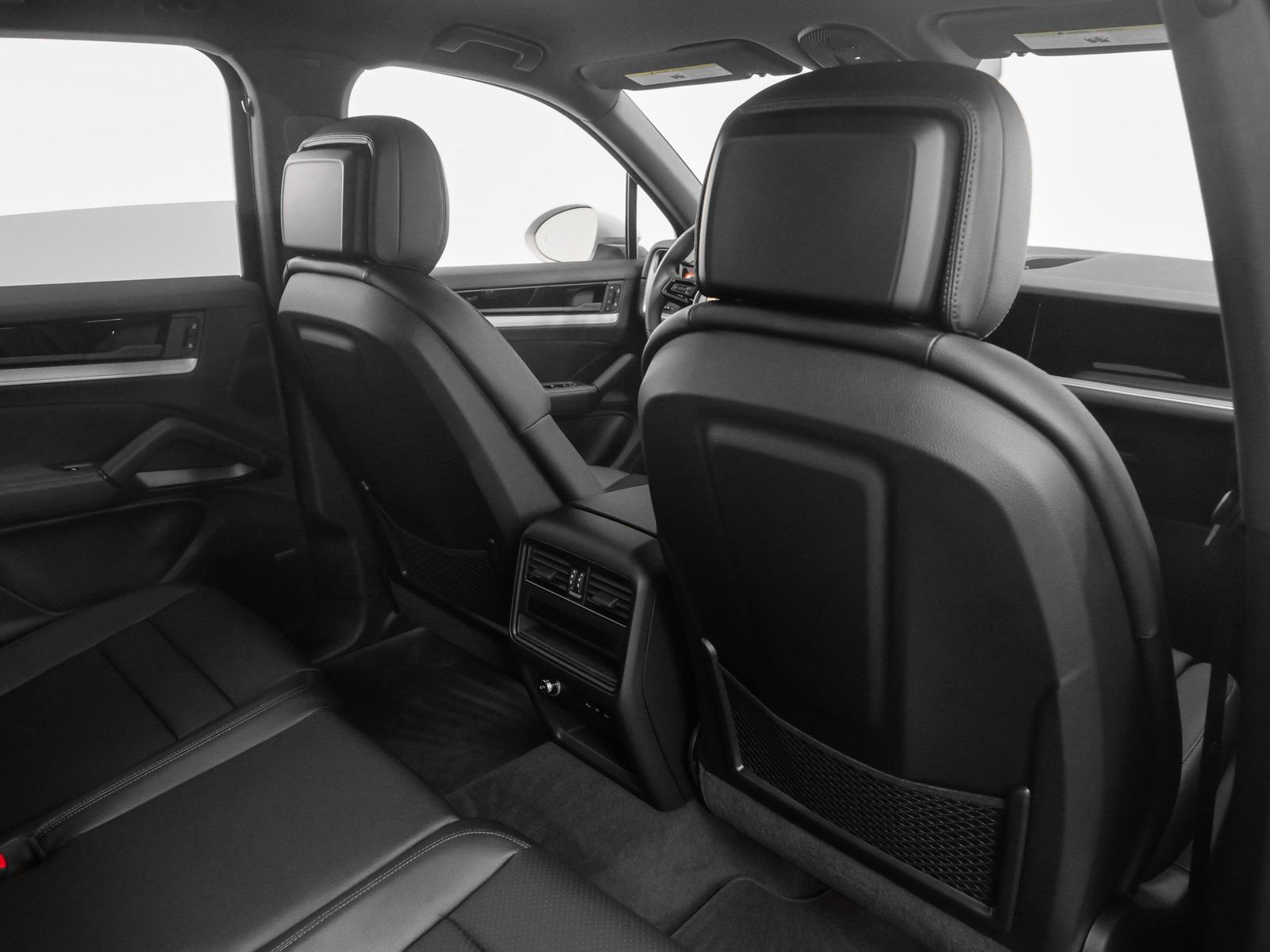 Certified 2025 Porsche Cayenne image 24