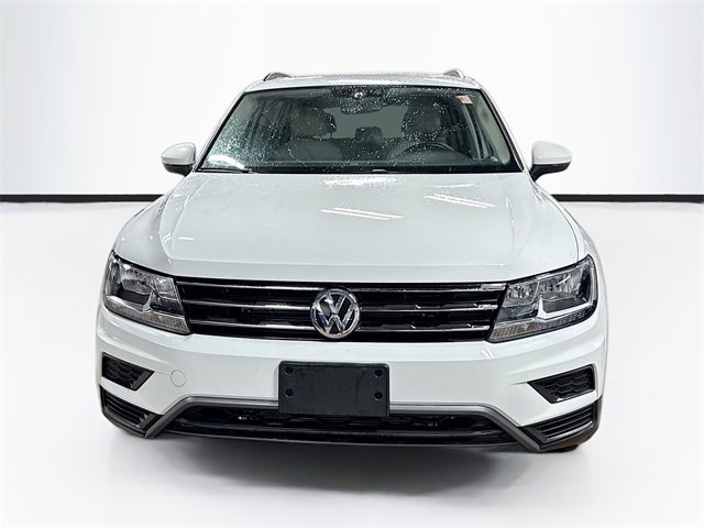 Used 2021 Volkswagen Tiguan SE w/ Panoramic Sunroof Package image 2