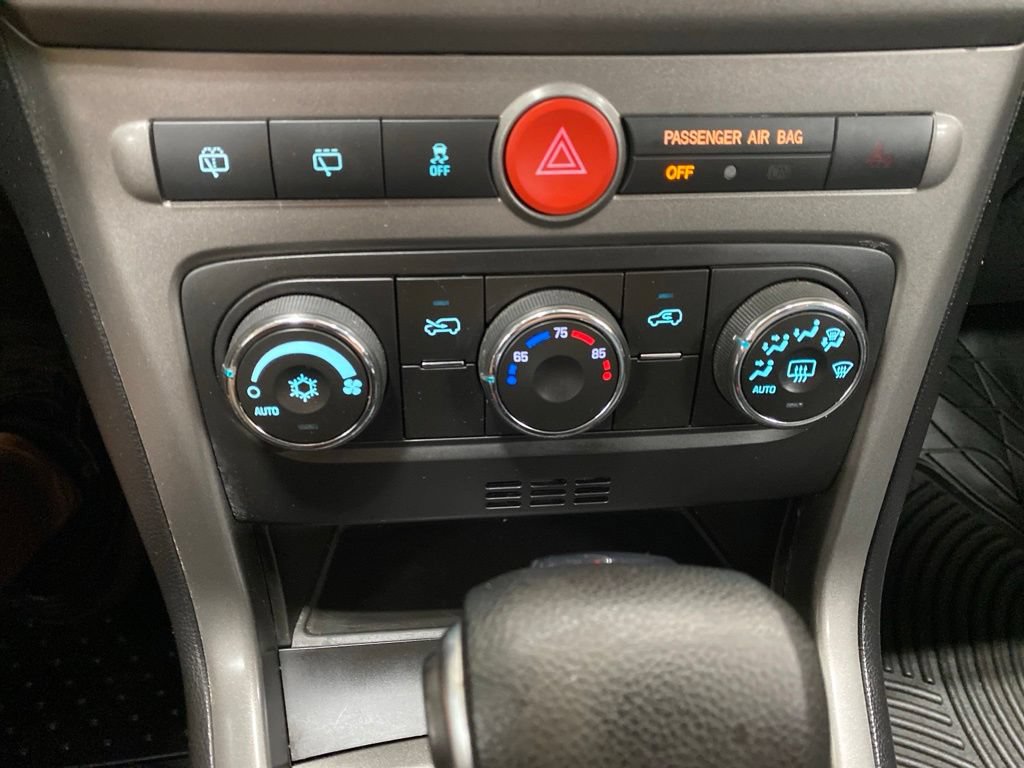 Used 2015 Chevrolet Captiva Sport LT FWD image 38