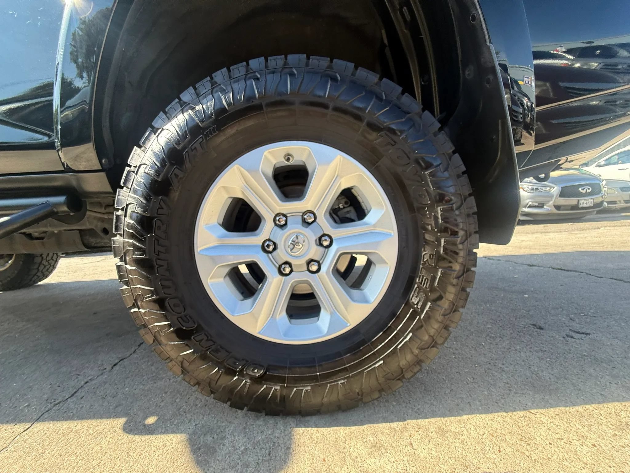 Used 2018 Toyota 4Runner SR5 RWD image 28