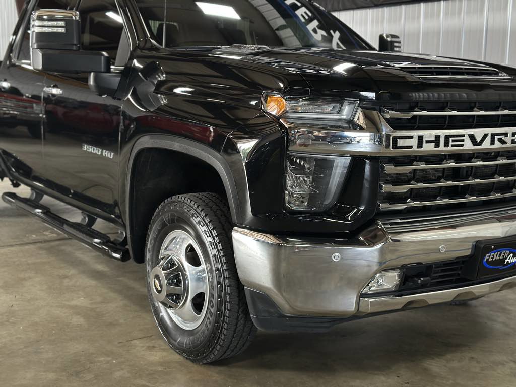 Used 2021 Chevrolet Silverado 3500 LTZ w/ LTZ Plus Package image 12