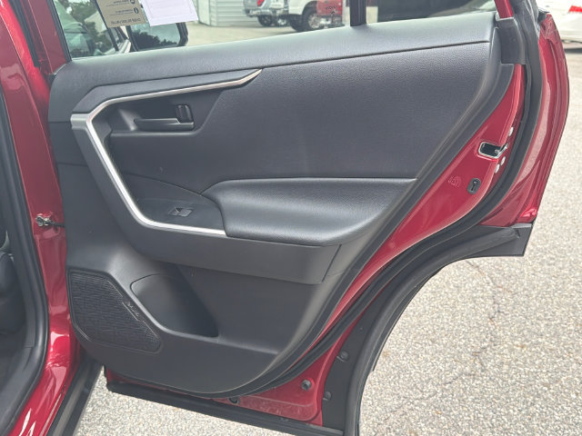 Used 2022 Toyota RAV4 LE FWD image 18