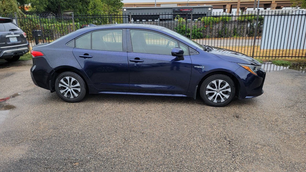 Used 2020 Toyota Corolla LE FWD image 2