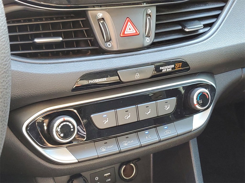 Used 2018 Hyundai Elantra GT image 24