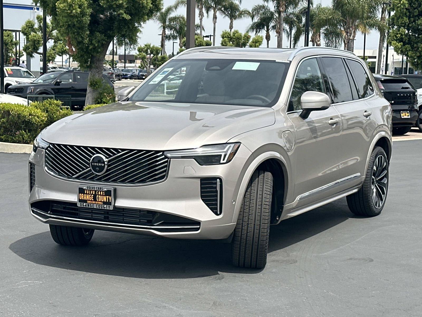New 2026 Volvo XC90 T8 Plus w/ Protection Package Premier AWD/4WD image 3