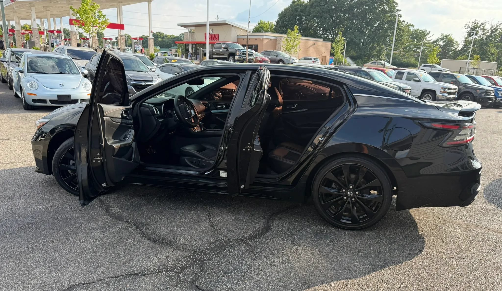 Used 2020 Nissan Maxima SR w/ Sport Mat Group FWD image 11
