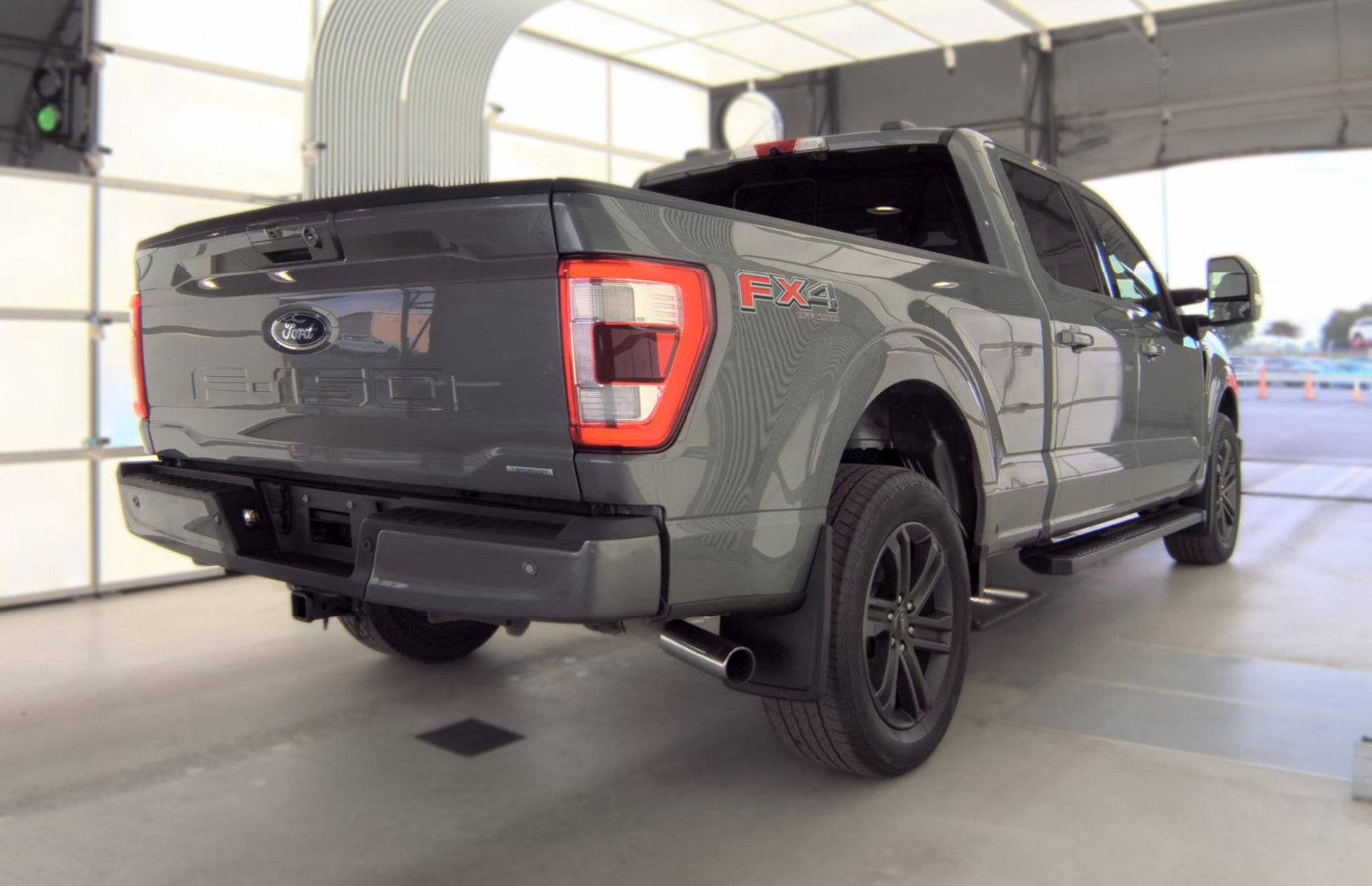Used 2021 Ford F150 Lariat w/ Equipment Group 502A High AWD/4WD image 4