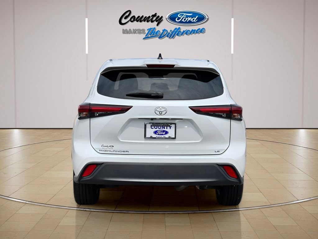 Used 2024 Toyota Highlander LE image 11