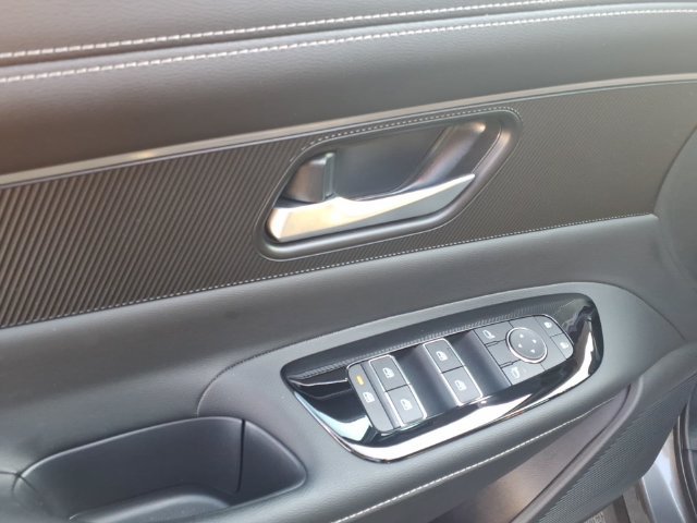Used 2025 Nissan Murano SV FWD image 6