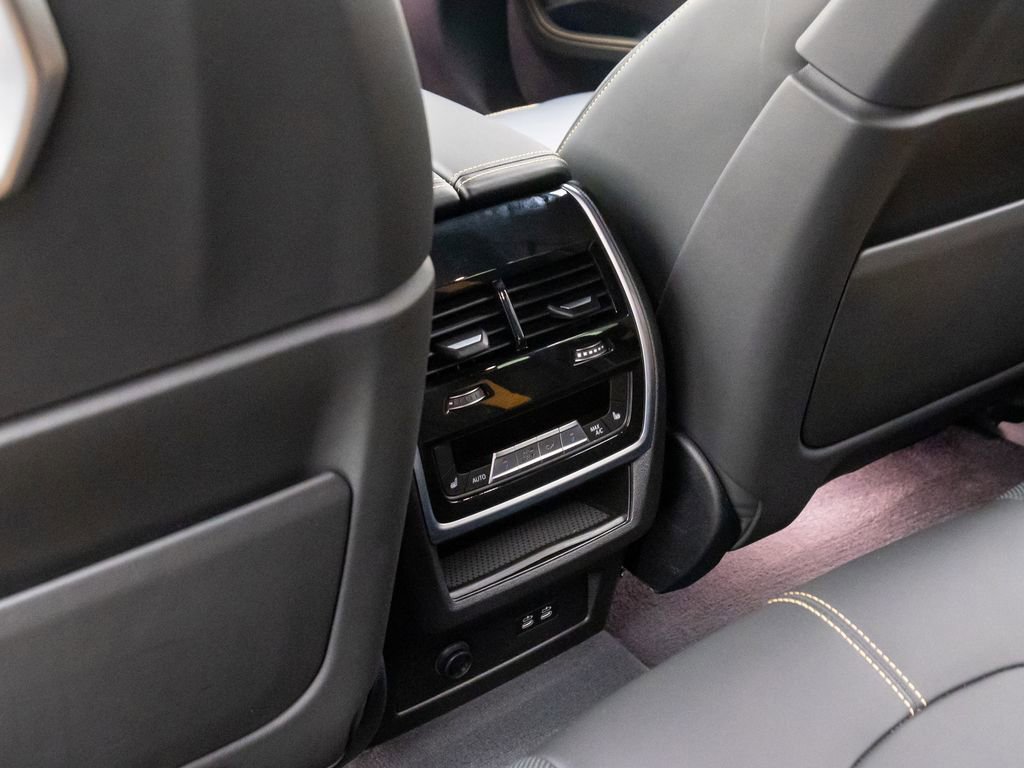 Used 2024 BMW X5 M Competition w/ Executive Package image 17