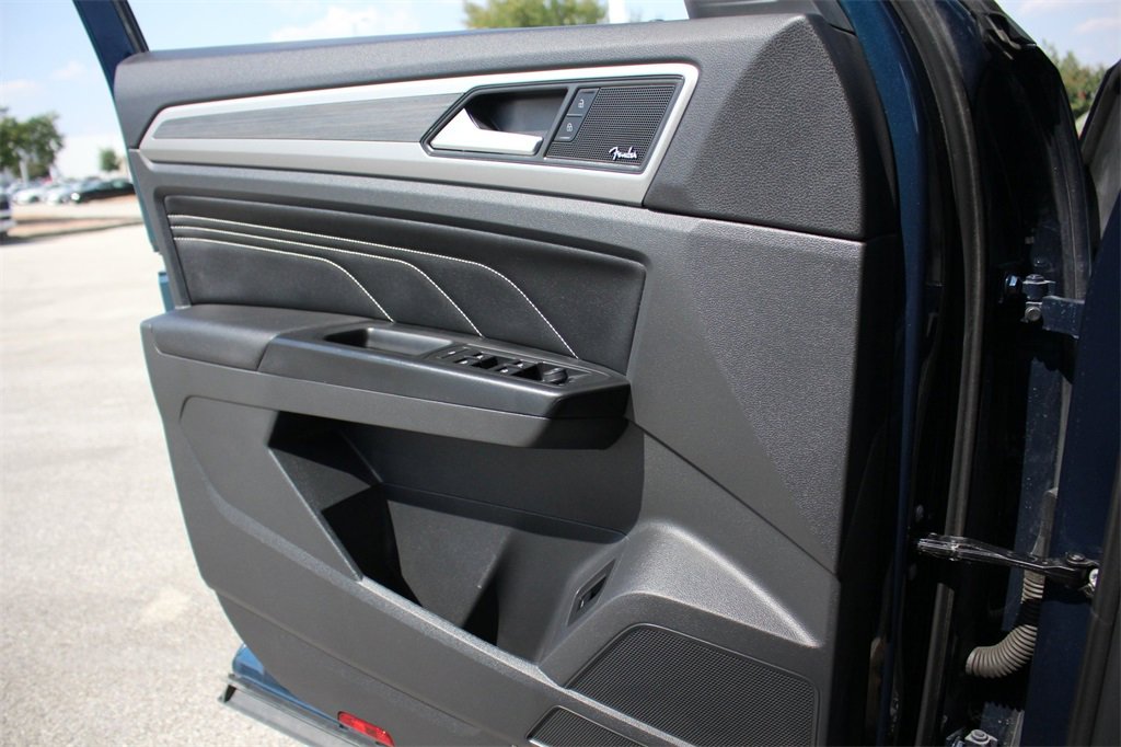 Used 2021 Volkswagen Atlas SEL Premium image 18