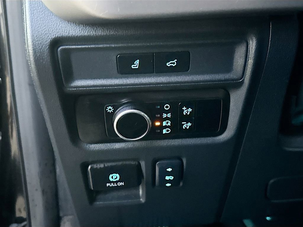 Used 2024 Ford Expedition Max XLT image 22