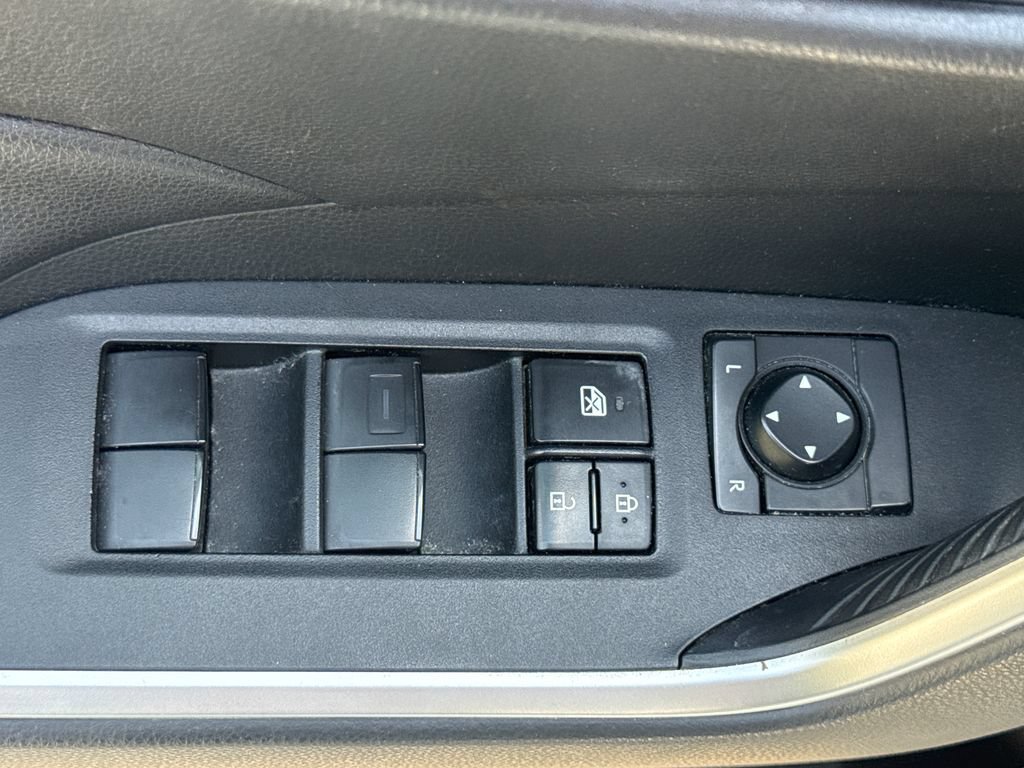 Used 2019 Toyota RAV4 XLE w/ Convenience Package FWD image 14