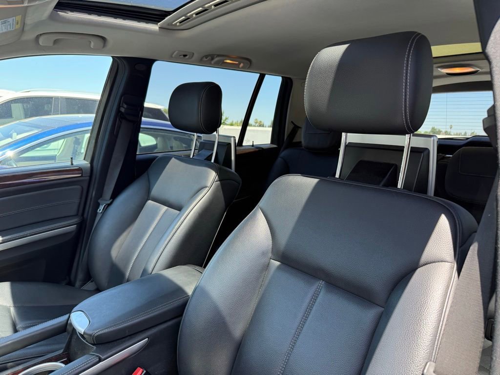 Used 2011 Mercedes-Benz GL 450 4MATIC image 3
