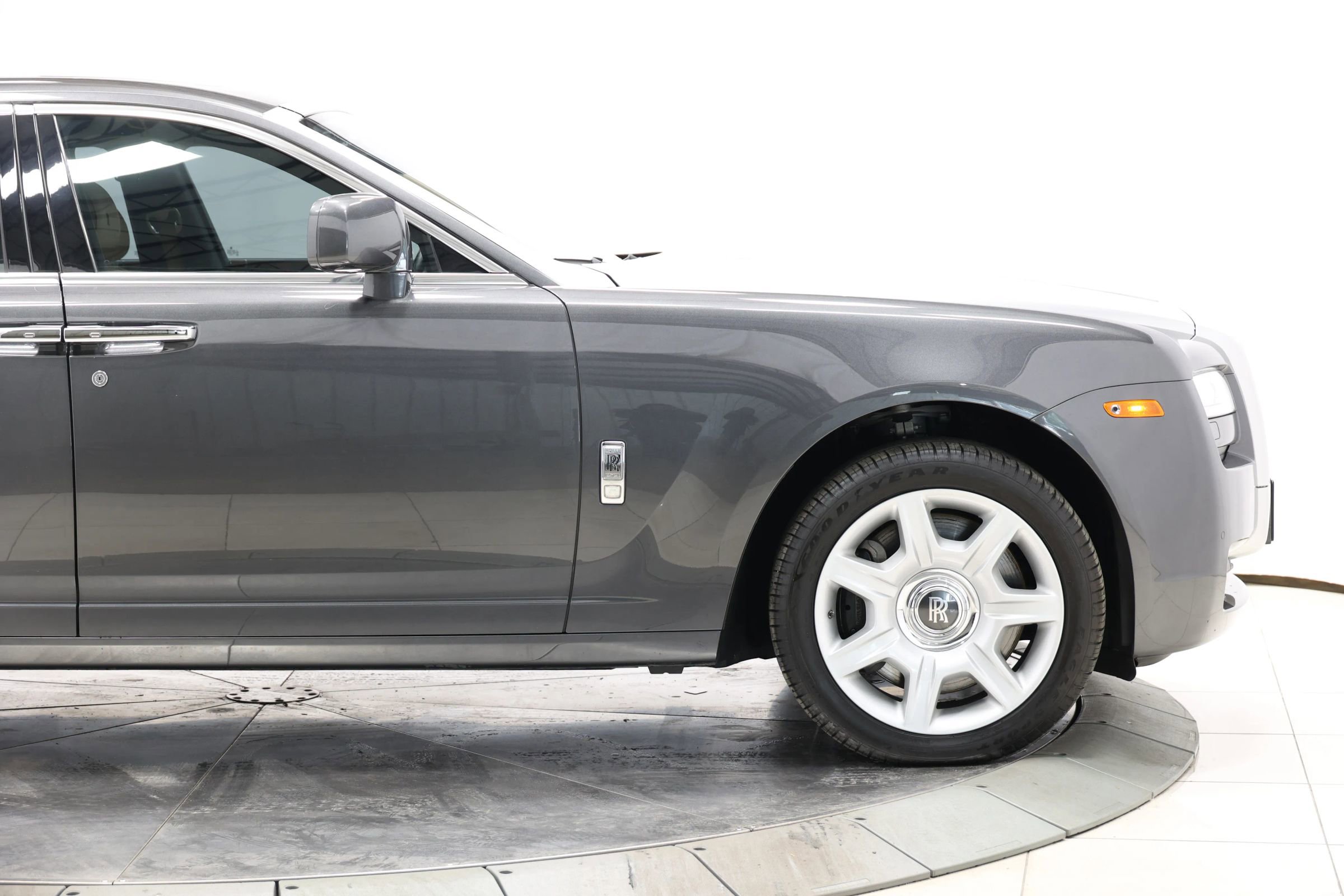 Used 2011 Rolls-Royce Ghost image 80