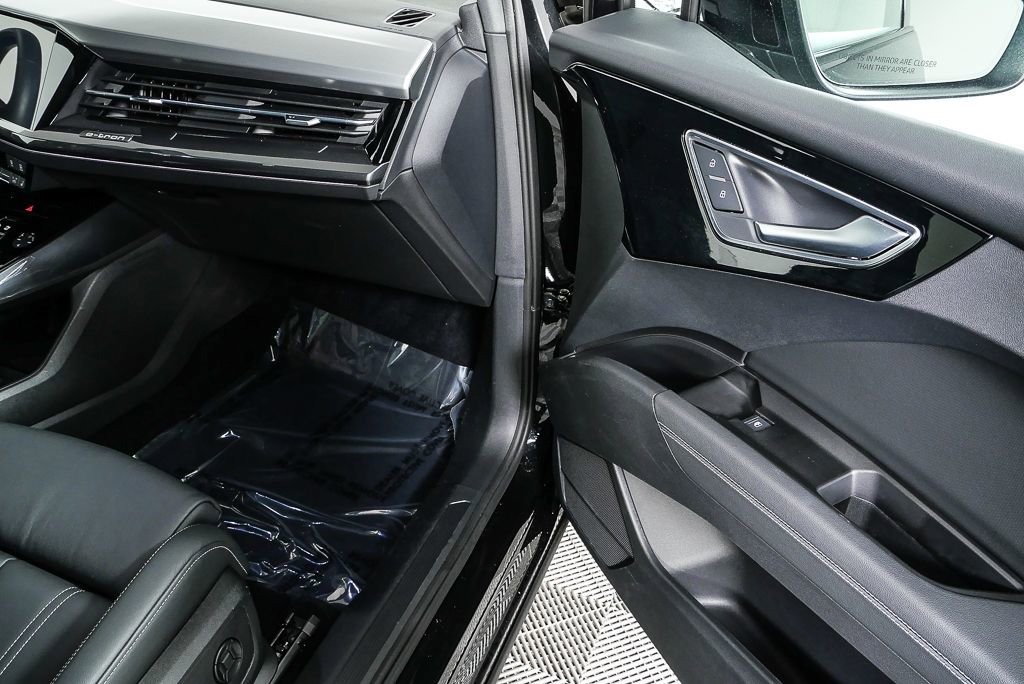 Certified 2023 Audi Q4 e-tron Prestige w/ Black Optic Package image 25