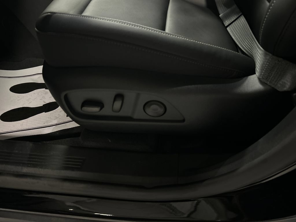 New 2026 GMC Terrain Elevation w/ Elevation Premium Package AWD/4WD image 11