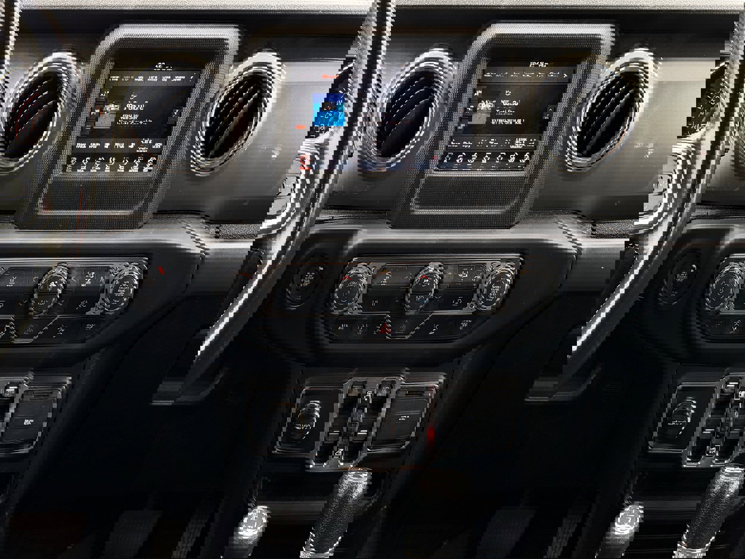 Used 2019 Jeep Wrangler Unlimited Sahara image 12