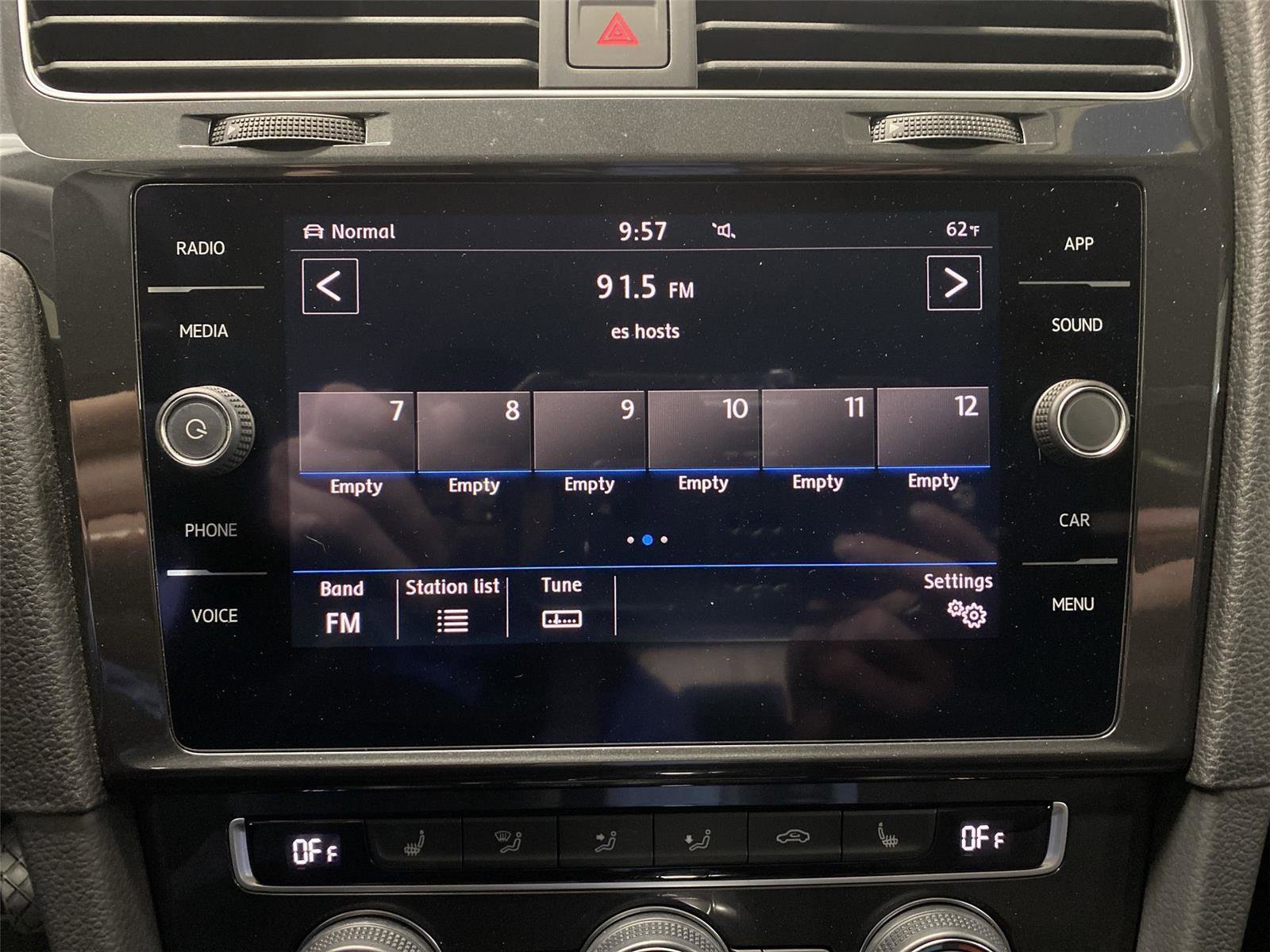 Used 2019 Volkswagen e-Golf SE w/ Driver Assistance Package image 16