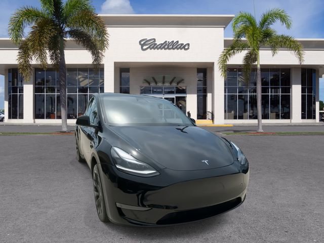 Used 2024 Tesla Model Y Long Range RWD image 3